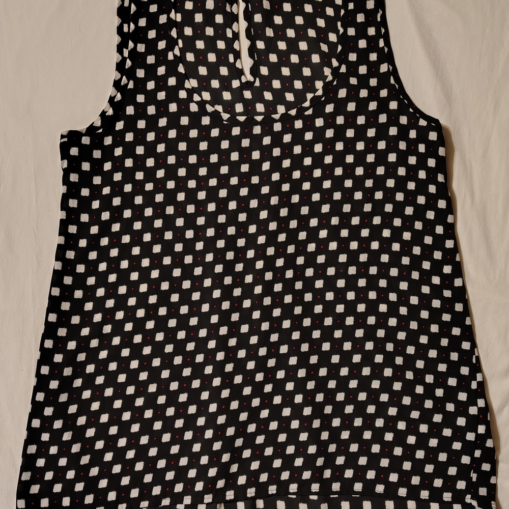 Pleione Black and White Geometric Tank Top